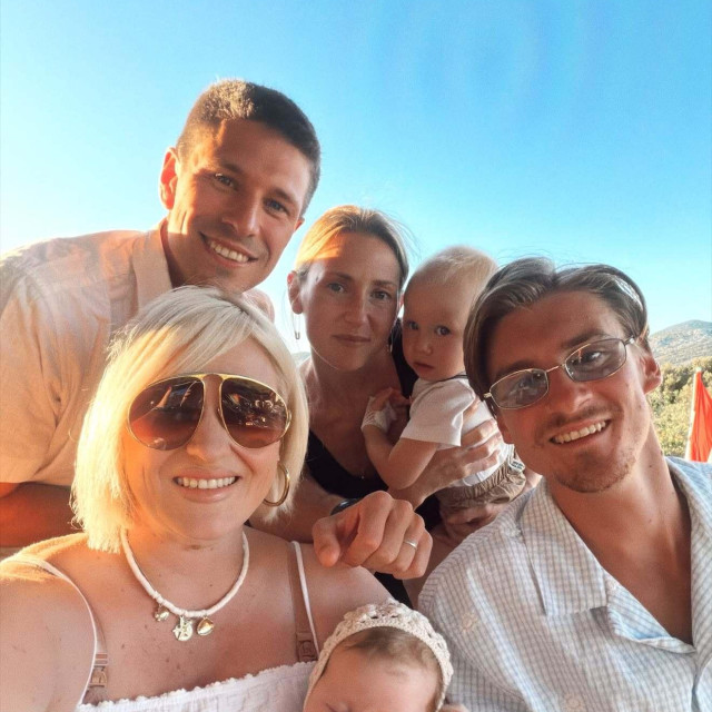 Filip Tonković, Paula Jeričević Tonković, Petra Jeričević Žuglić i Fran Žuglić s Jadranom i Ritom
