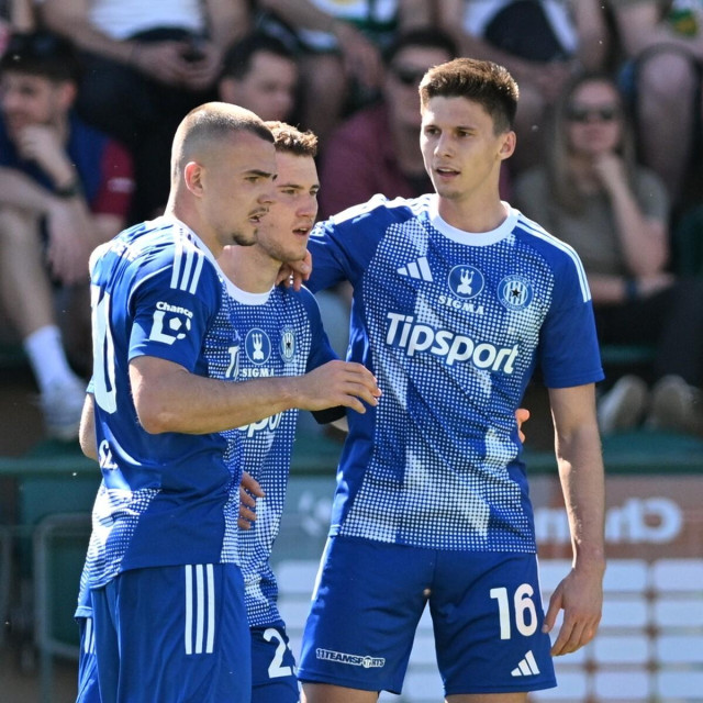 Fabijan Krivak i suigrači slave gol