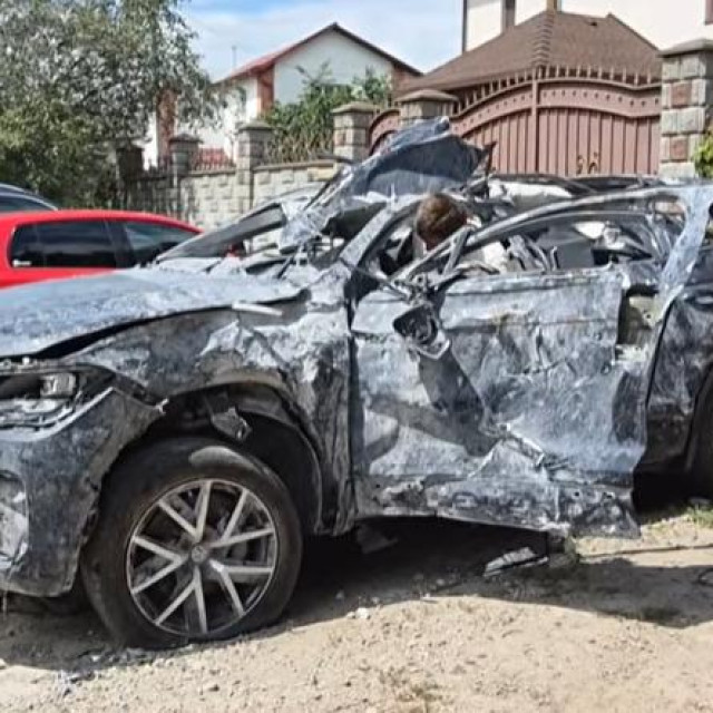 Touareg kojeg je pogodila balistička raketa još uvijek vozi