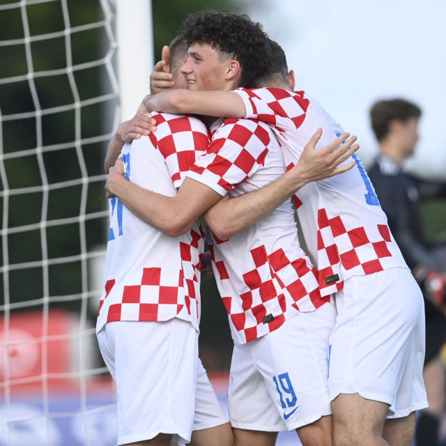 Marin Šotiček u proslavi pogotka u dresu mlade reprezentacije