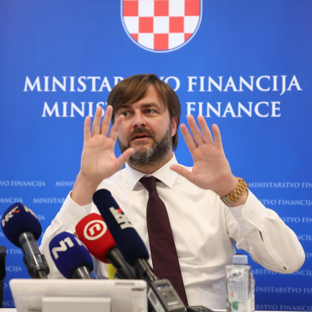 Potpredsjednik Vlade i ministar financija Tomislav Ćorić odrzao je konferenciju za medije, a tema je bila: izmjene u poreznom sustavu u okviru mjera antiinflacijske politike