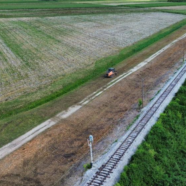 Fotografija početka gradnje trase drugog kolosijeka nizinske pruge od Hrvatskog Leskovca do Karlovca