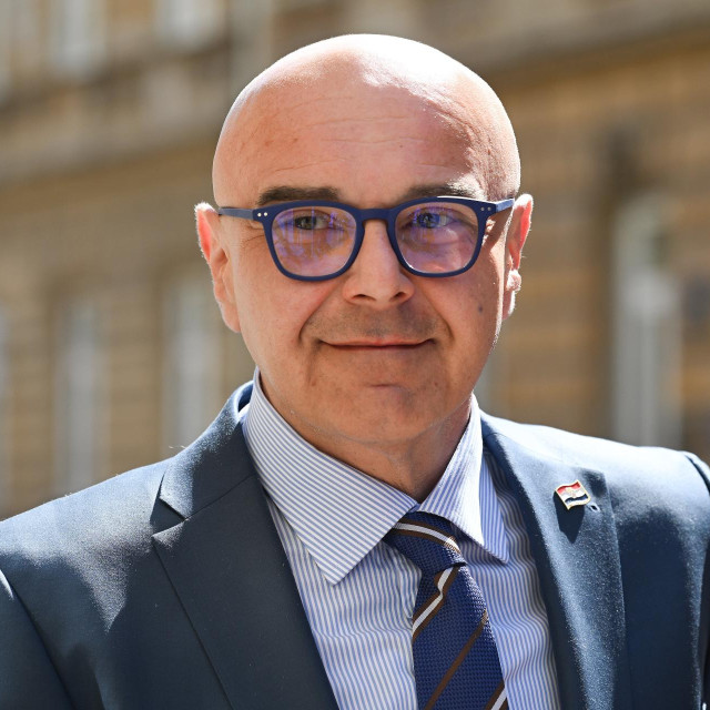 Ministar rada, mirovinskoga sustava, obitelji i socijalne politike Alen Ružić