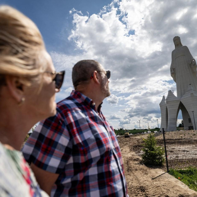 Milijarder Roman Karkosik uložio je golem novac da u Poljskoj podigne kip Bogorodice od 55 metara