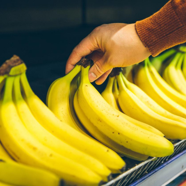 Banane u supermarketu (ilustracija)