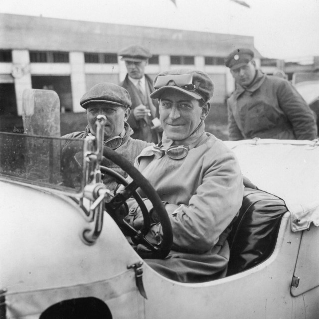 Adolf Rosenberger 1927. u trkaćem Mercedes-Benzu