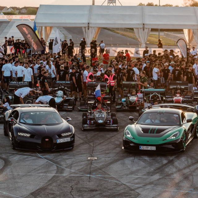 39375093