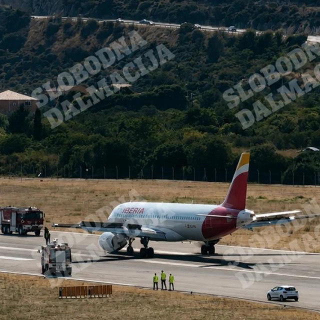 Zrakoplov avioprijevoznika Iberije kojemu je pukla guma na splitskom aerodromu