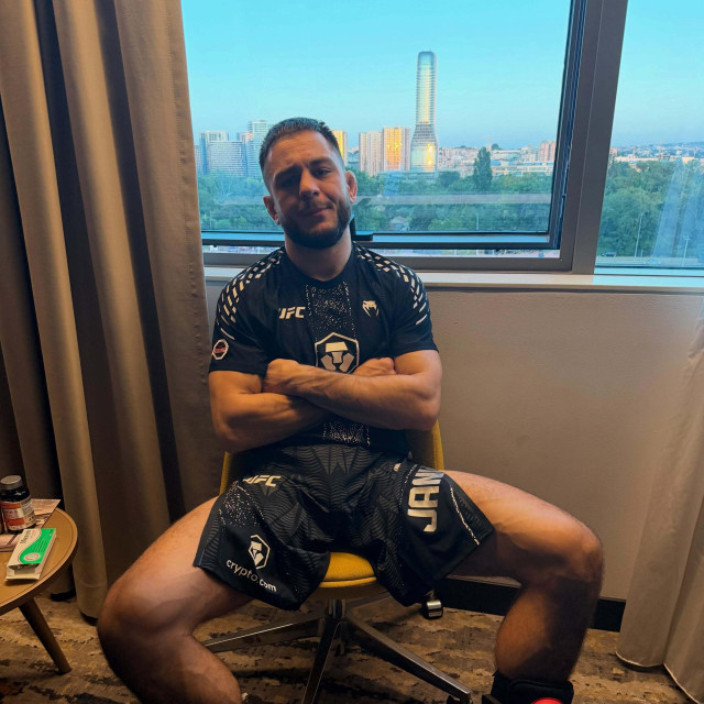 Miloš Janičić nakon ozljede na UFC Fight Night 283 priredbi u Beogradu