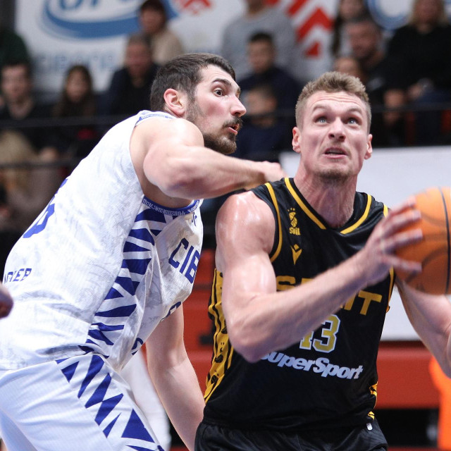 Košarkaska utakmica 5. kola muskog prvenstva Hrvatske, Cibona - Split, Leon Radošević
 