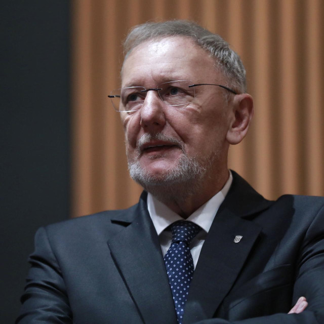Davor Božinović
 