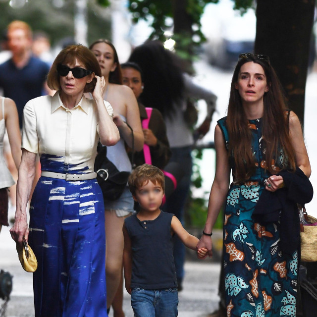 Anna Wintour u šetnji New Yorkom s kćeri Bee  i unukom Oliverom 