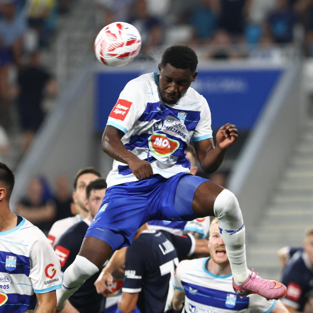 Yannick Toure u skoku