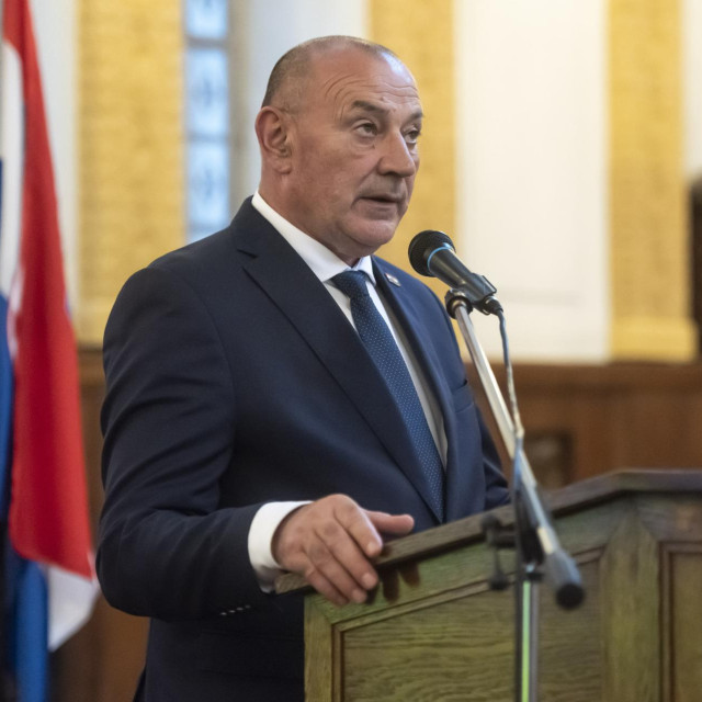 Ministar branitelja Tomo Medved