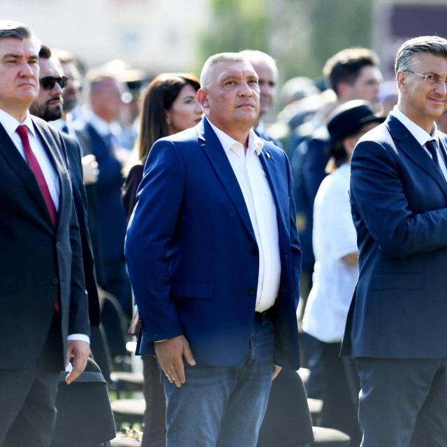 Predsjednik RH Zoran Milanović, predsjednik Udruge veterana 7. gardijske brigade Puma Robert Puja, predsjednik Vlade RH Andrej Plenković