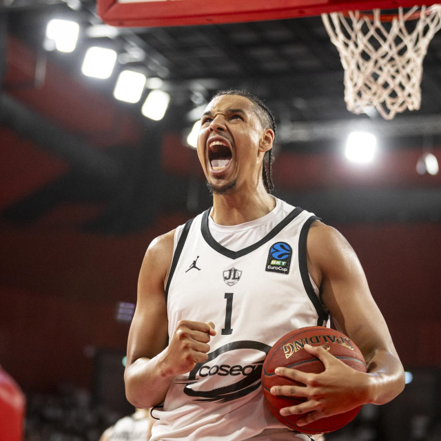 Tre Mitchell slavi pobjedu svog Bourga protiv Bešiktaša u finalu Eurokupa
