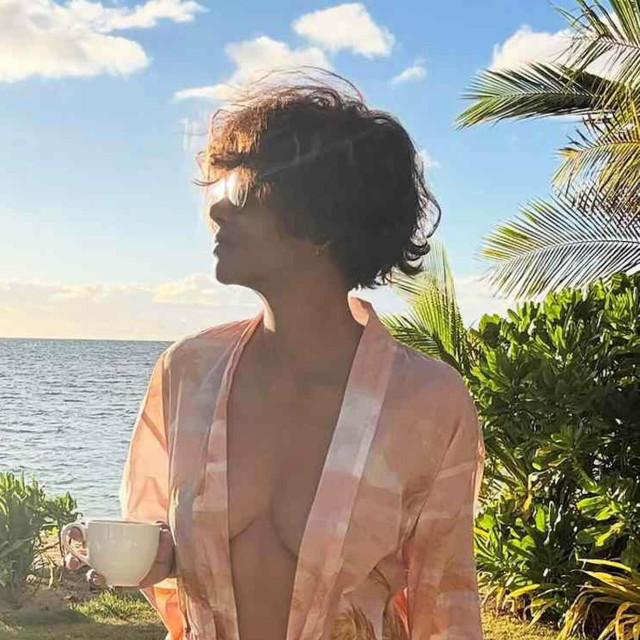 Halle Berry 