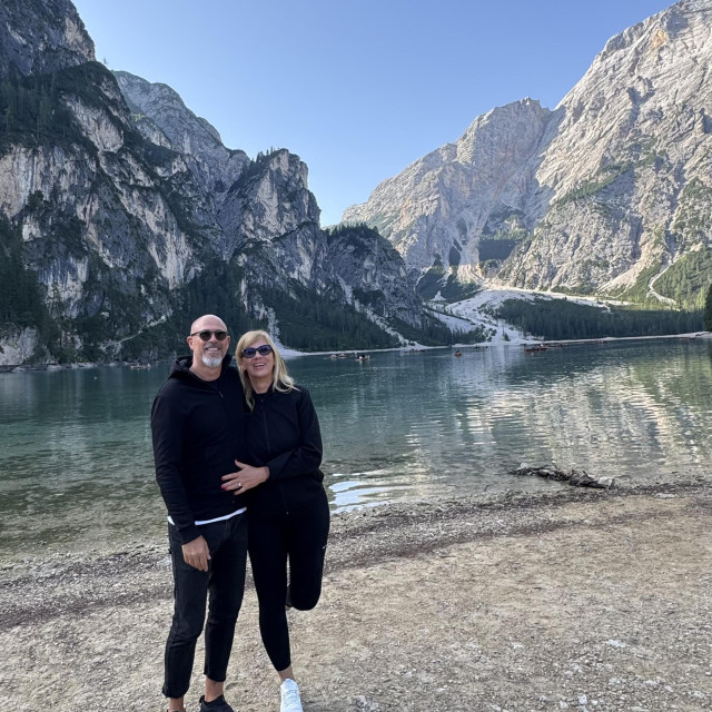 Mirna i Zoran Zidarić uz ledenjačko jezero nestvarne ljepote