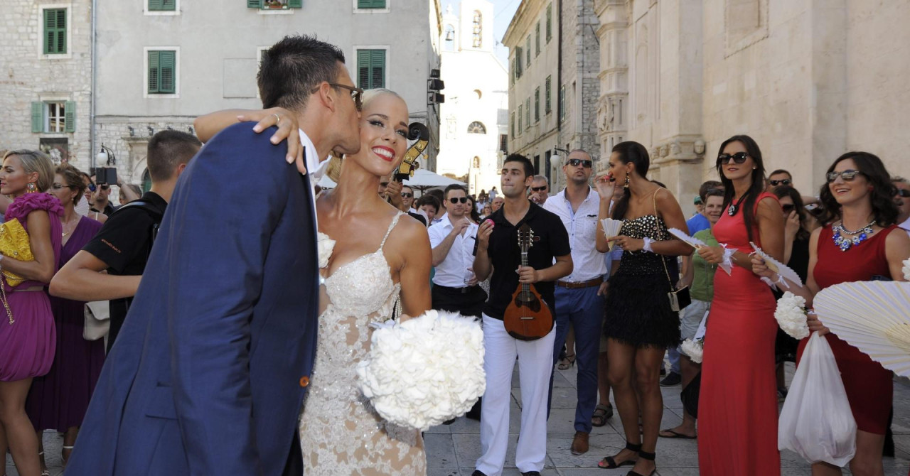 Ljubav koja traje od tinejdžerskih dana: Antonija Mišura Sandrić i njezin suprug slave 11 godina braka i 21 godinu veze