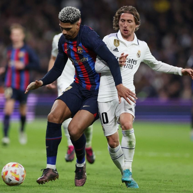 U Barceloninu se dresu Ronald Araujo sučeljavao i s Lukom Modrićem, u vrijeme kad je kapetan Hrvatske igrao za madridski Real