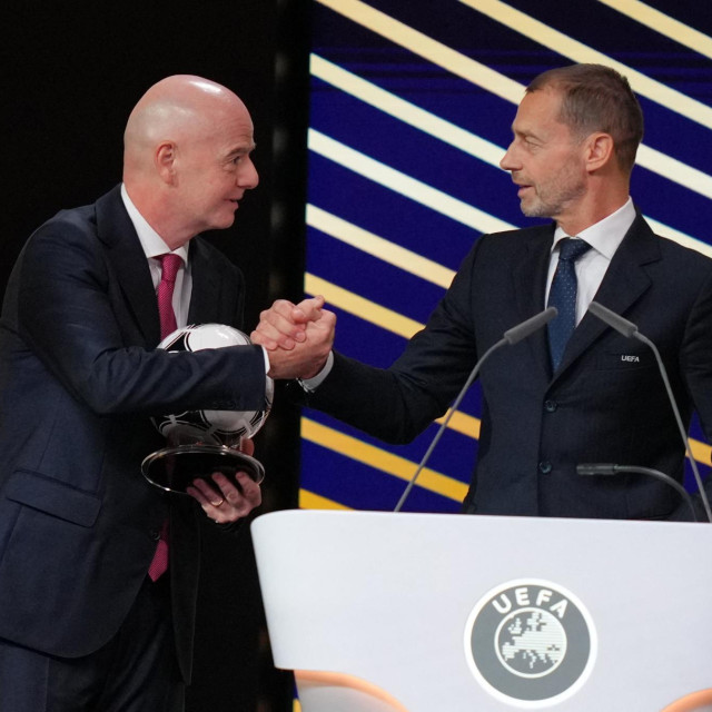 Predsjednik Fife Gianni Infantino i predsjednik Uefe Aleksander Čeferin u sretnijim danima