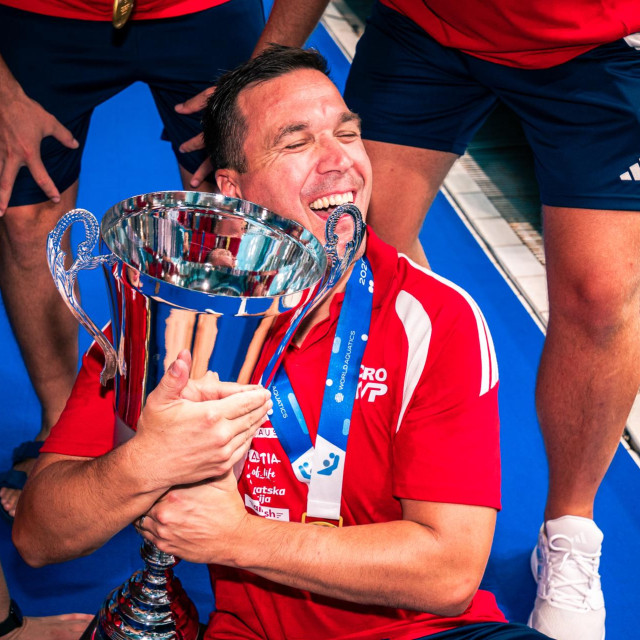 Bruno Sabioni s trofejom svjetskog prvaka do 16 u Zagrebu 2026.