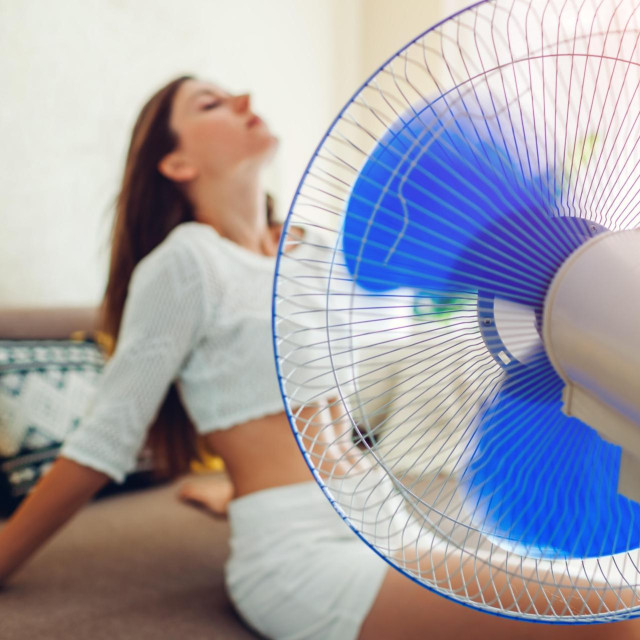 Ventilator ne radi isti posao poput klima uređaja, ali je i račun na kraju mjeseca drukčiji