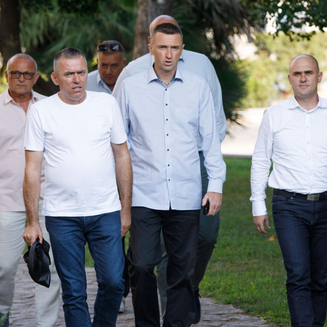 Stipe Mlnarić Ćipe, Ivan Penava, Josip Dabro
