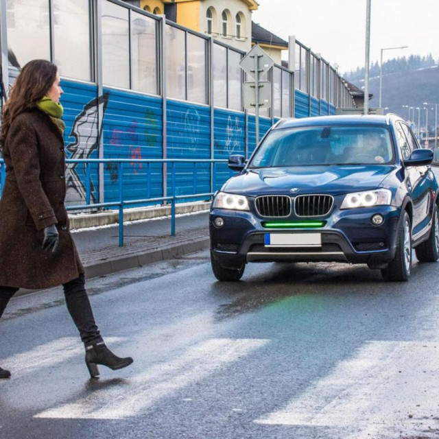 Prednja stop svjetla
Frontbrakelights
