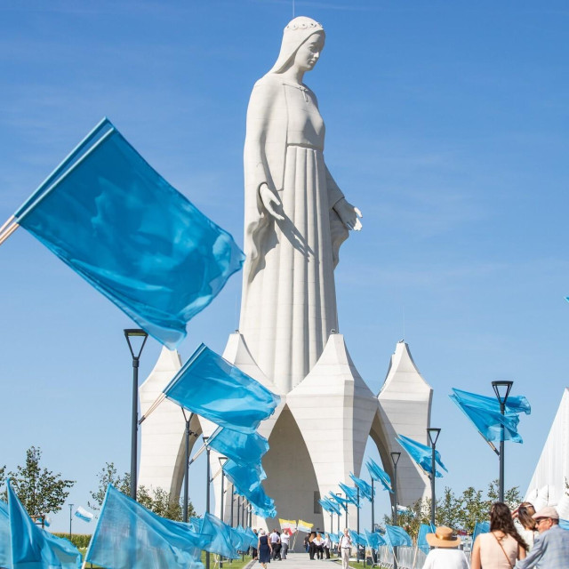 Danas je svečano otvoren gigantski kip Djevice Marije u selu Konotopie na sjeveru Poljske