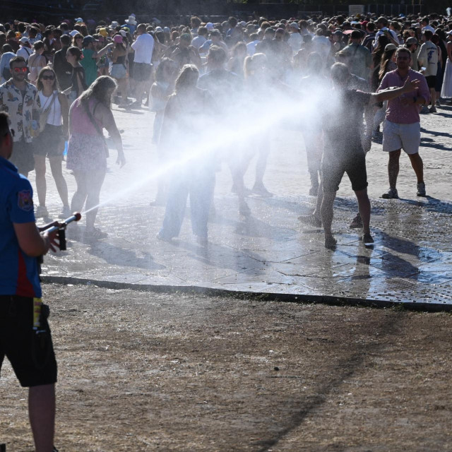 Ljudi su željli osvježenja, Sziget Festival. Hrvati zbog koncerata idu u Budimpeštu. Zagreb na to ne bi smio slegnuti ramenim