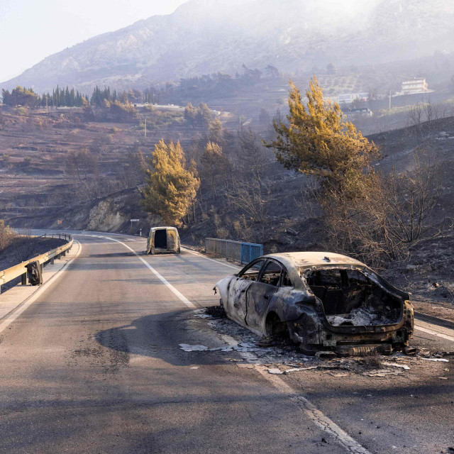 Izgorjeli auto kod Omiša