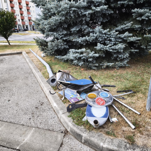 Mjesto na benzinskoj postaji INA-e u Krležinoj ulici u Varaždinu gdje je mlada vozačica skrivila nesreću i pričinila štetu