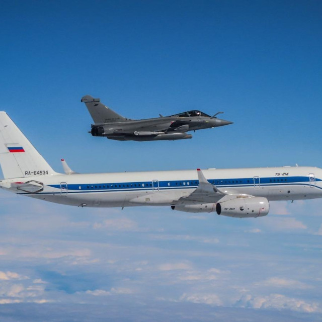 Trenutak u kojem francuski Rafale presreće avion kojim se služi vodstvo ruske obavještajne službe
