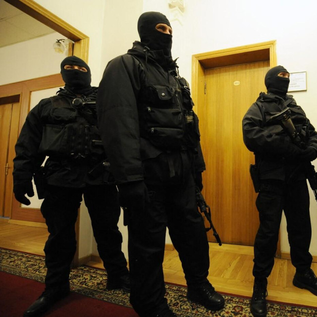 Maskirani ukrajinski agenti