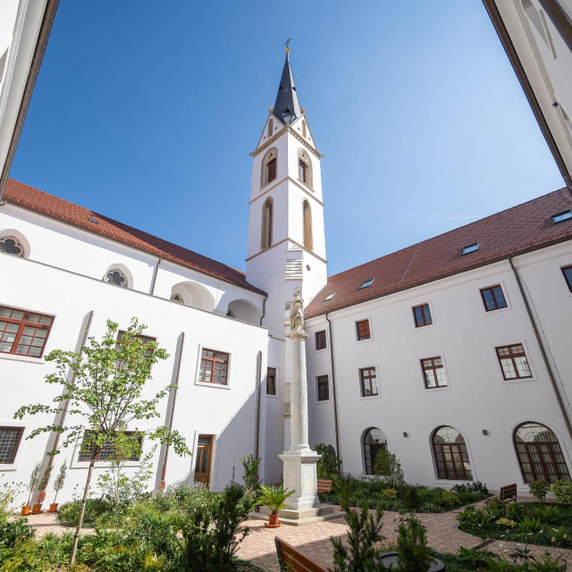 Klaustar franjevačkog samostana na Kaptolu 9