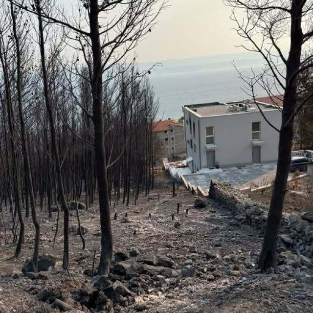 Kuća u Lokvi Rogoznici
