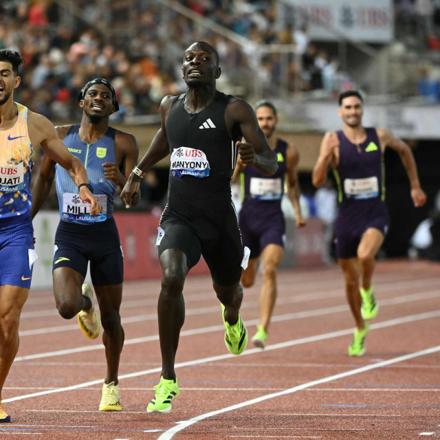 Emmanuel Wanyonyi je na 800 metara pobijedio u utrci u kojoj su trojica trkača išla ispod 1:43, dok je Marino Bloudek završio kao šesti