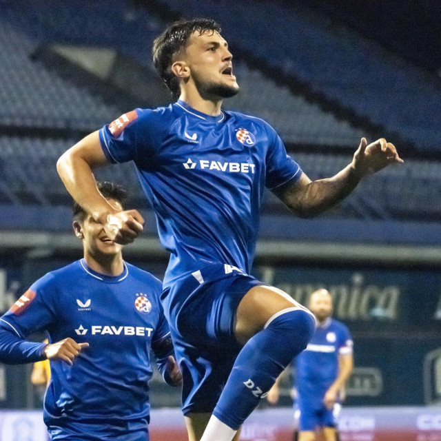 Niko Galešić u proslavi pogotka