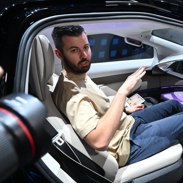 Mate Rimac u prototipu robotaksija