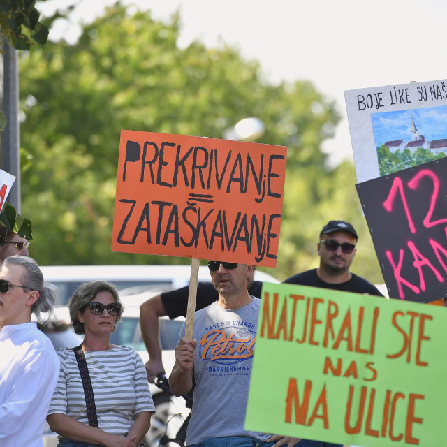 Prosvjednici u Gospiću