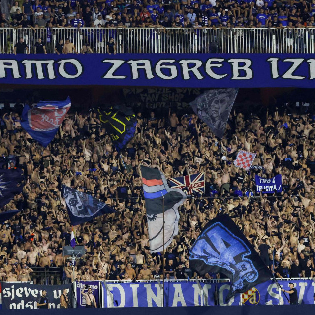 Dinamovi navijači Bad Blue Boys tijekom prve utakmice doigravanja UEFA Lige prvaka između GNK Dinamo Zagreba i Vikinga