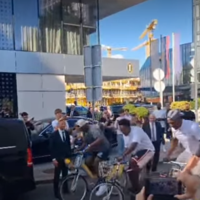 Utrka biciklima nekolicine igrača LA Lakersa