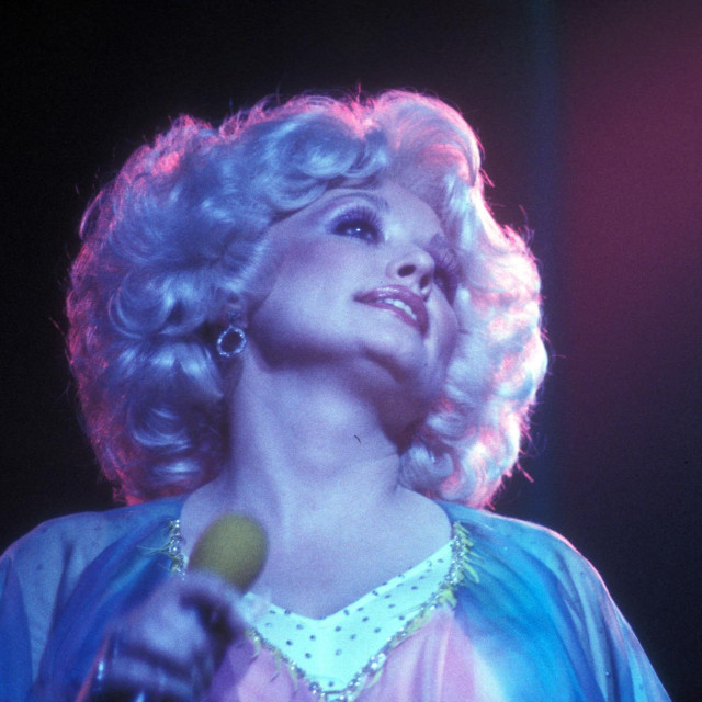 Dolly Parton za vrijeme nastupa u kazalištu Mogador u Parizu u studenom 1978. godine