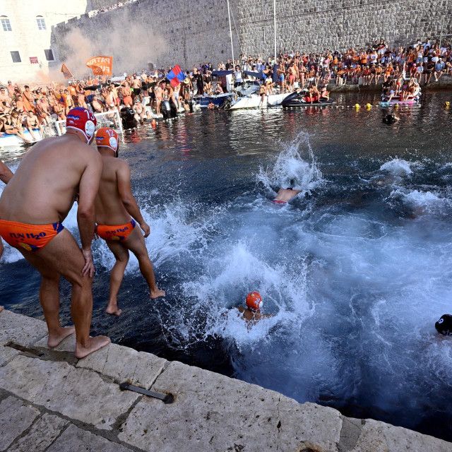 Ovako to izgleda kad se u Dubrovniku igra u Portu, staroj luci - detalj s ovogodišnjeg finala Divlje lige