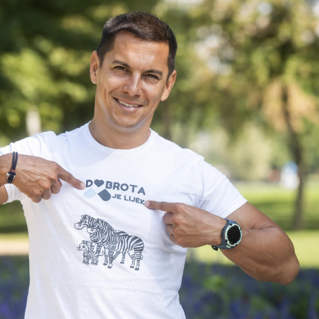 Zagreb, 050925.
Bundek.
Josipa Ljubicic, pokretacica humanitarnog projekta Mnogi za rijetke i fitness trener Mario Valentic koji ce voditi skorasnje okupljanje i humanitarnu utrku pod geslom Dobrota je lijek.
Na fotografiji: Mario Valentic.