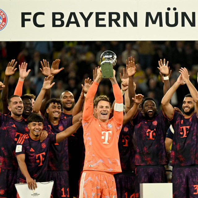 Bayern München prvenstvo će u petak otvoriti protiv Stuttgarta na svojem stadionu, a prošle subote u Dortmundu je protiv Borussije osvojio Superkup, prvi trofej u sezoni