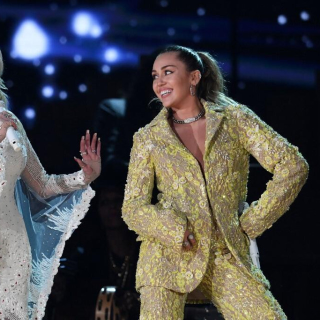 Miley Cyrus i Dolly Parton