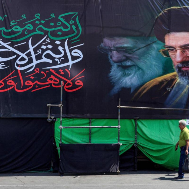 Modžtaba Hamenei na propagandnom plakatu