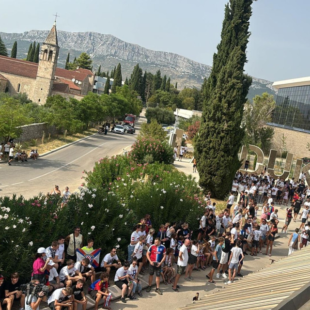 Doček igrača Hajduka nakon Rakowa